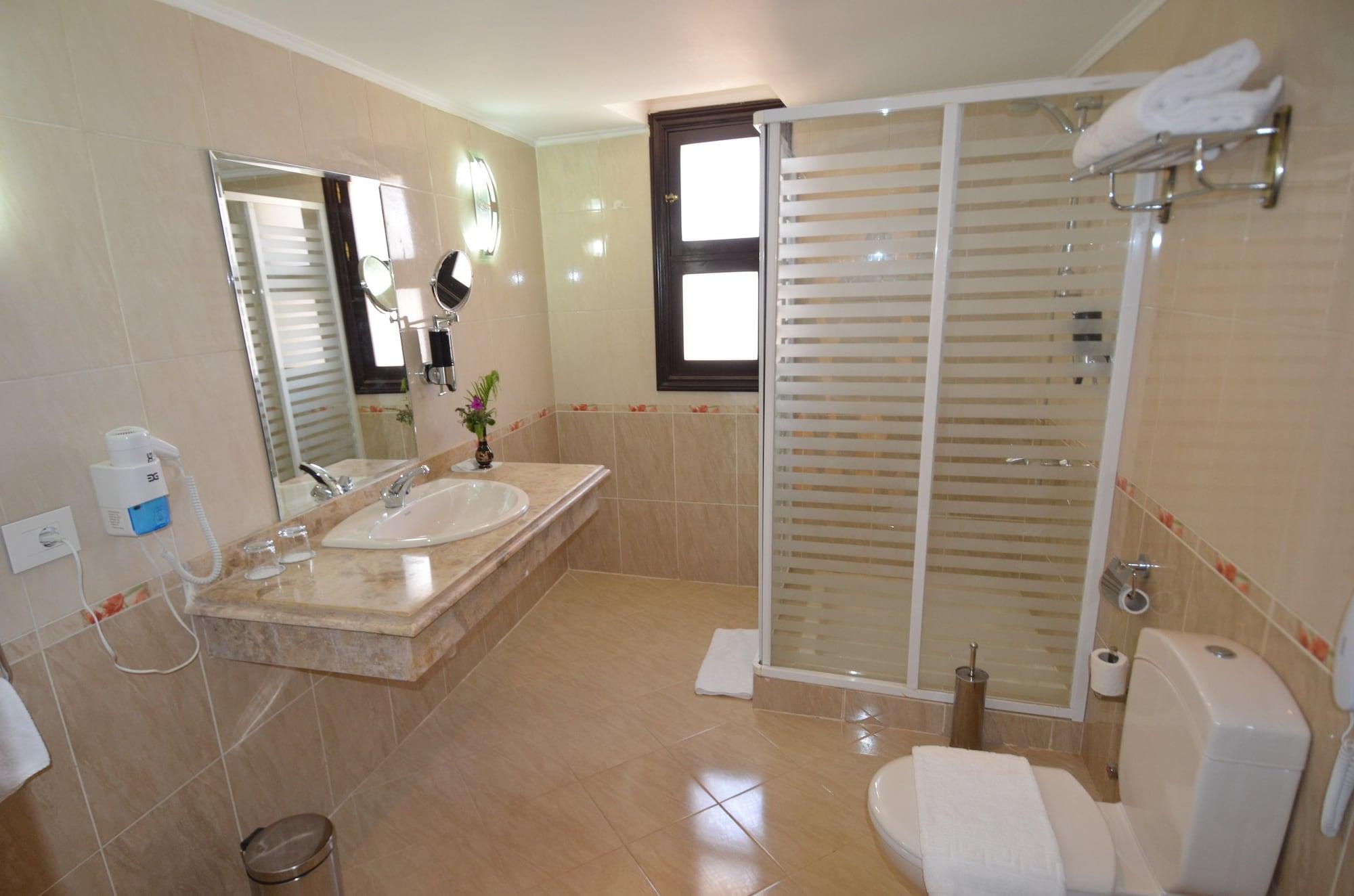 El Qoseir Rohanou Beach Resort And Ecolodge מראה חיצוני תמונה